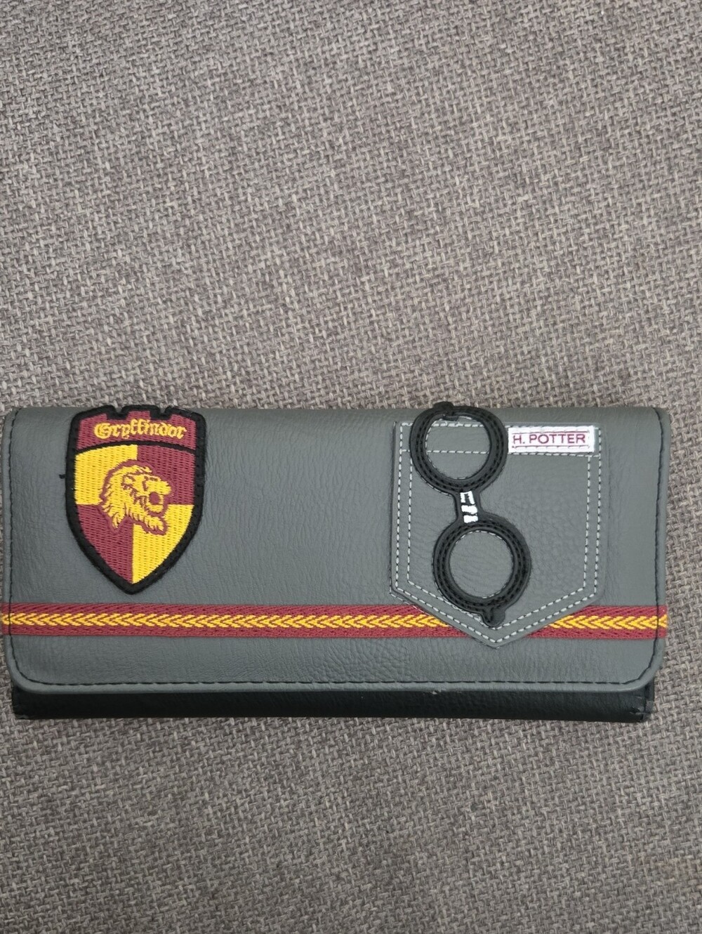 Warner Bros. Gray Gryffindor Accent Wallet with Maroon & Gold Trim